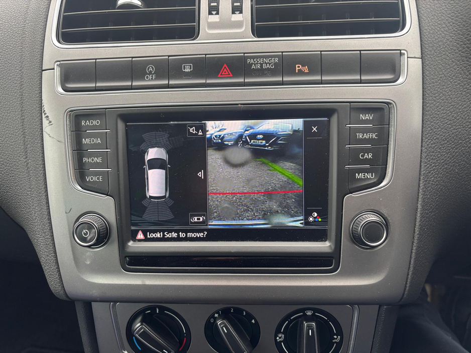 2016 Volkswagen Polo - image 14