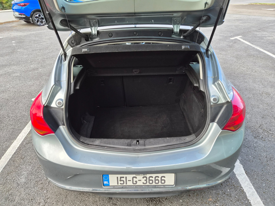 2015 Opel Astra - image 6