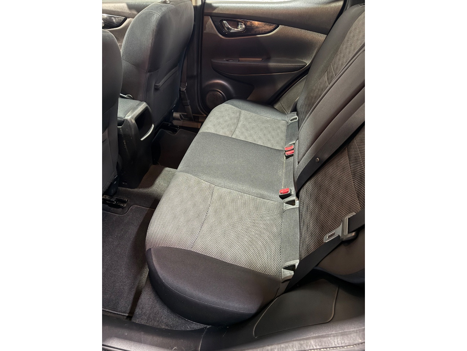 2016 Nissan Qashqai - image 12