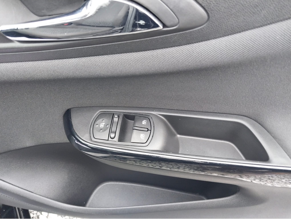 2019 Opel Corsa - image 25