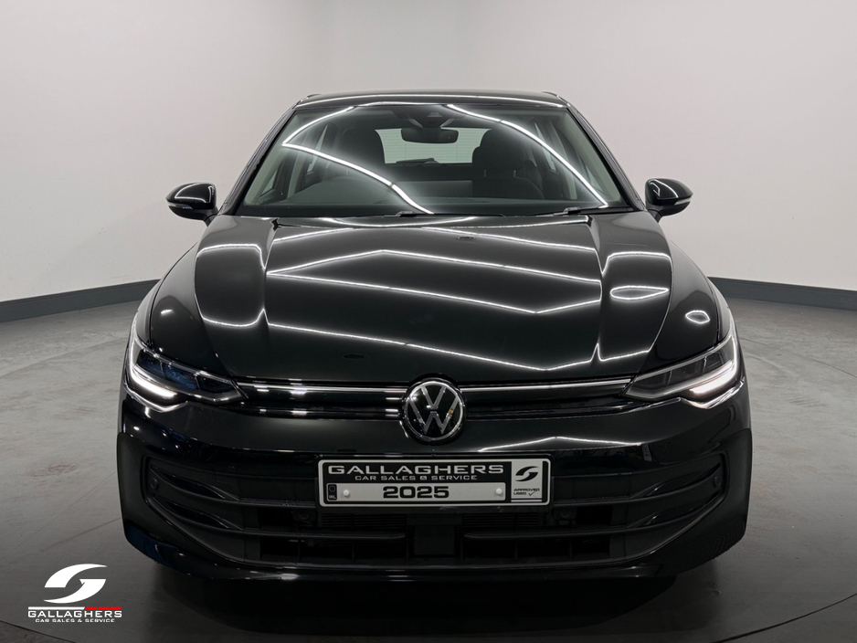 2025 Volkswagen Golf - image 5