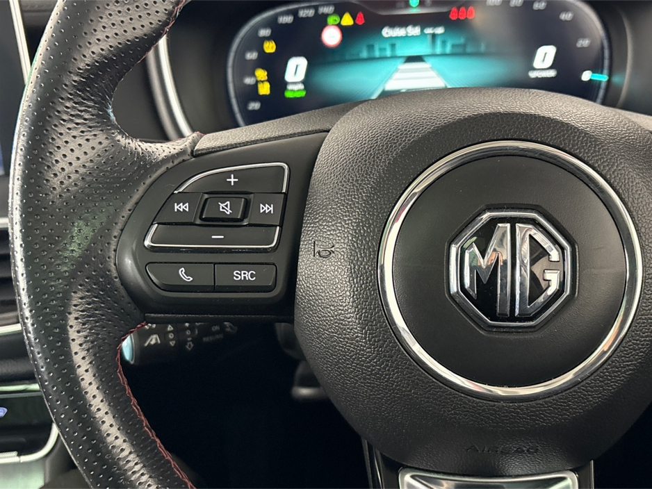 2022 MG HS - image 22