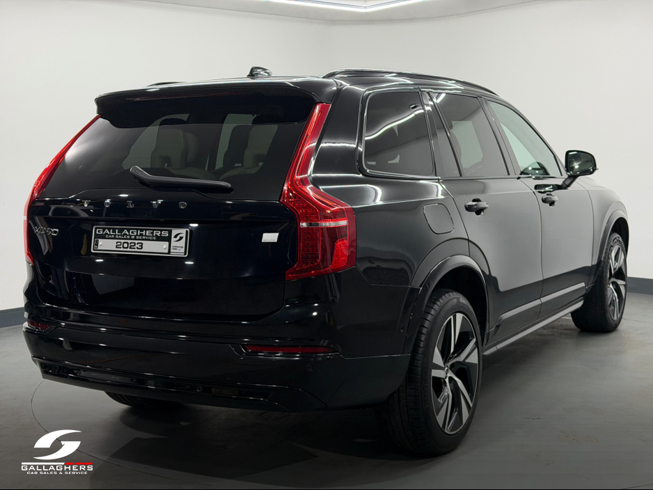 2023 Volvo XC90 - image 4
