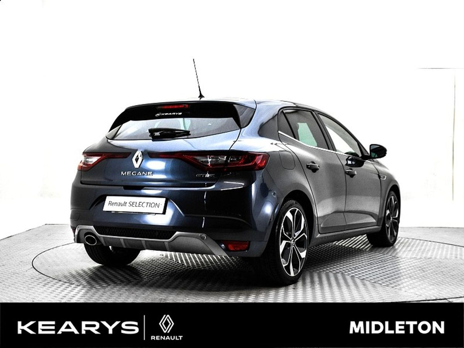 2020 Renault Megane - image 12