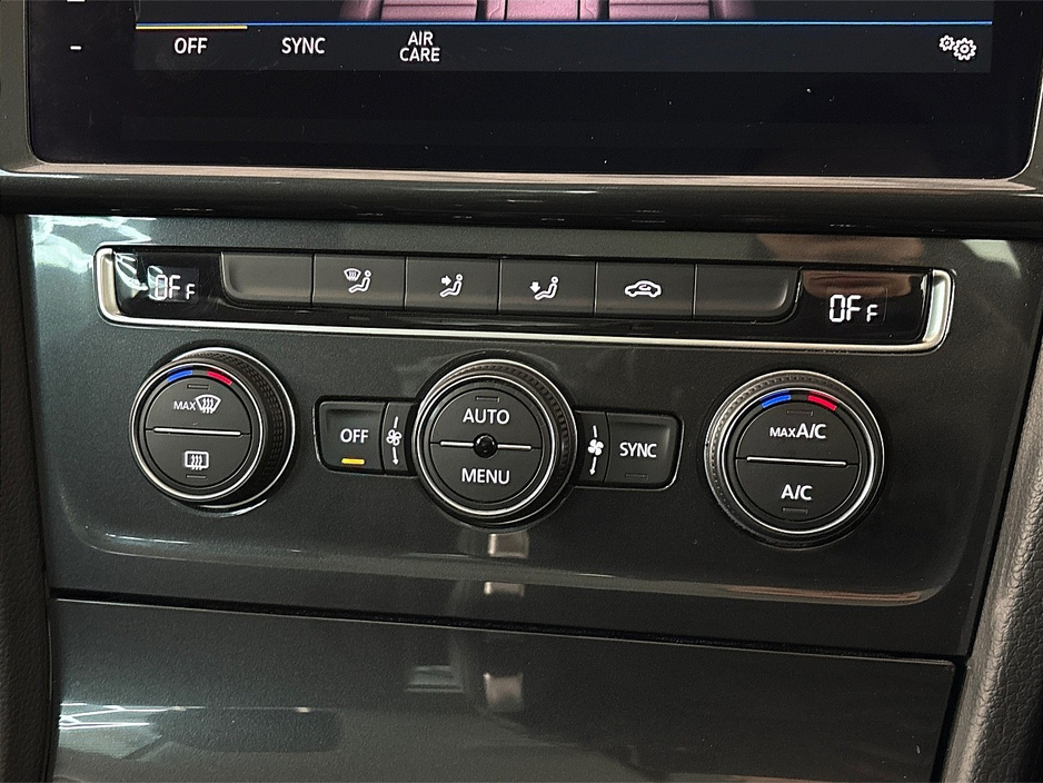 2019 Volkswagen Golf COMFORTLINE**TOUCHSCREEN MEDIA**APPLE CAR PLAY**REVERSE CAMERA**PARKING SENSORS**MULTIFUNCTIONAL STEERING WHEEL**CRUSIE CONTROL**DUAL CLIMATE**CLOTH SEATS**ELECTRIC WINDOWS**AIRCONDITIONING**ISOFIX** €19,495