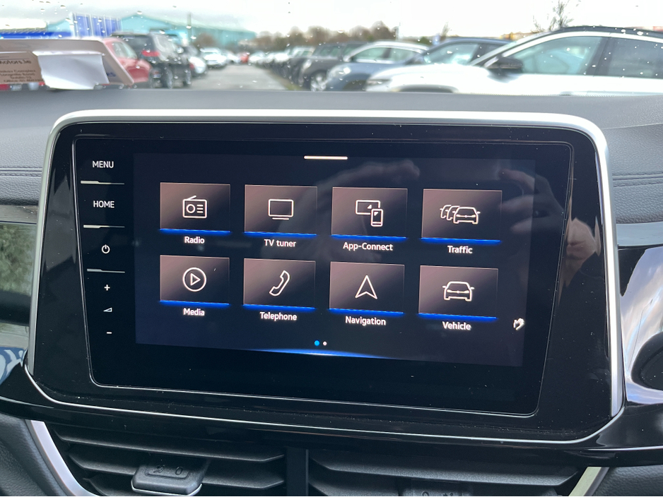 2023 Volkswagen T-Roc R-LINE AUTOMATIC 2.0 DIESEL //HALF LEATHER HEATED SEATS//REVERSE CAMERA//ADAPTIVE CRUISE CONTROL//KEYLESS ENTRY// €31,950