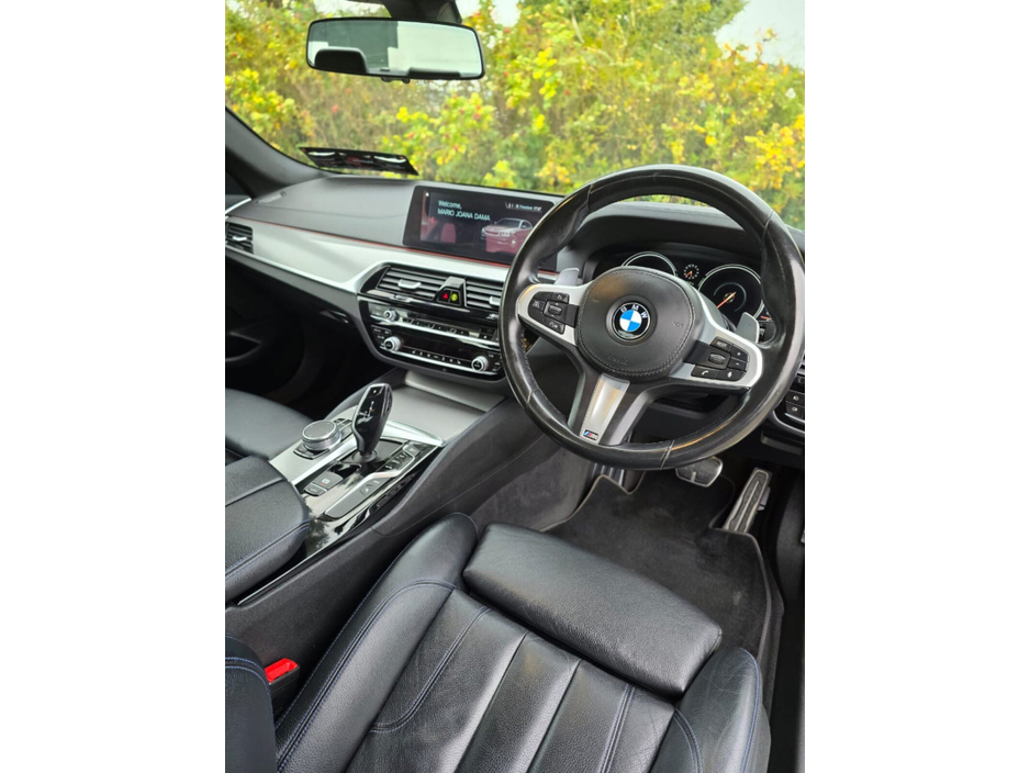 2018 BMW 5 Series - image 7