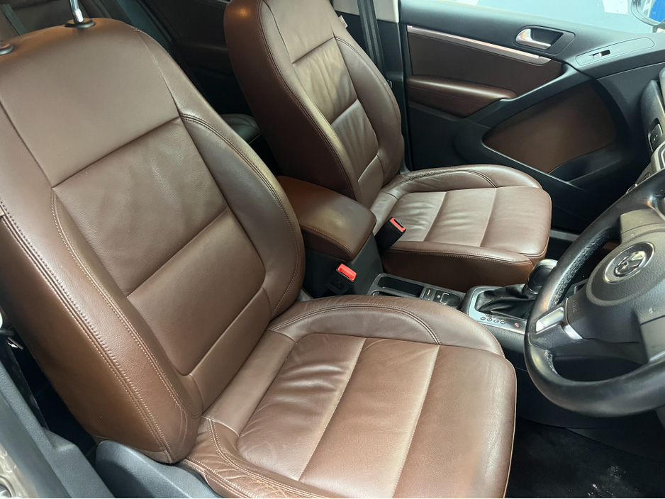 2013 Volkswagen Tiguan - image 9