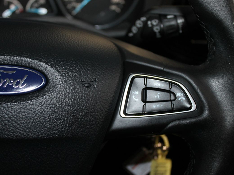 2017 Ford C-Max Zetec 1.5 TDCI 95PS M6 4DR €11,999