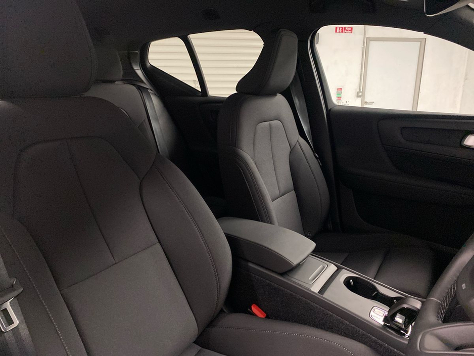 2026 Volvo EC40 - image 14