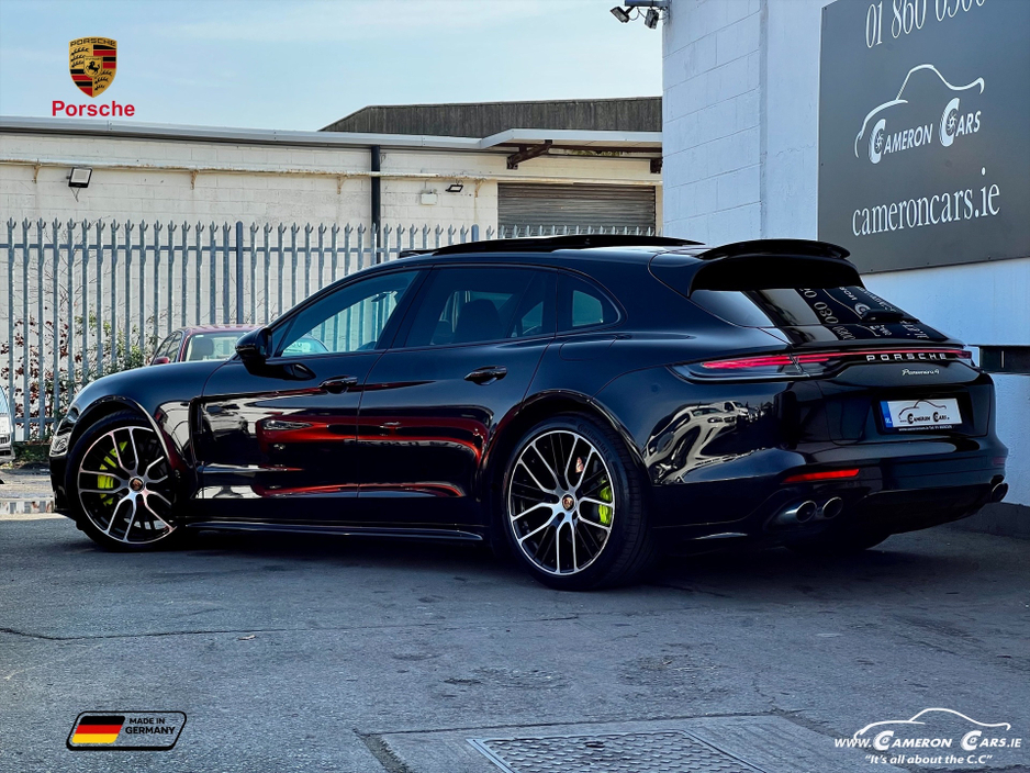 2022 Porsche Panamera - image 3