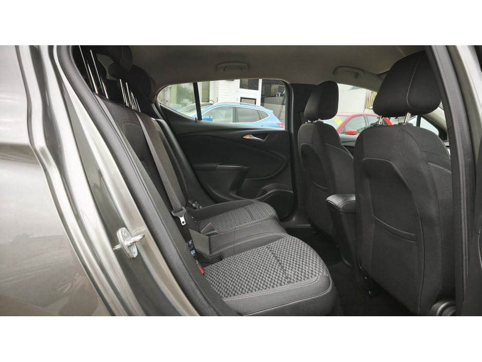 2019 Opel Astra - image 13