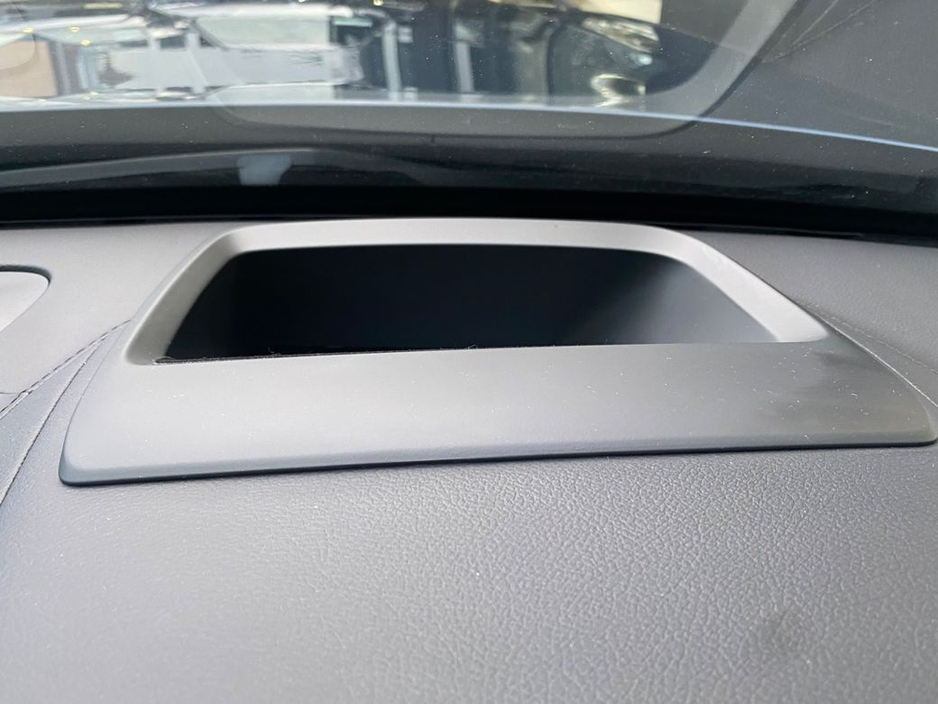 2022 Volvo XC90 - image 24