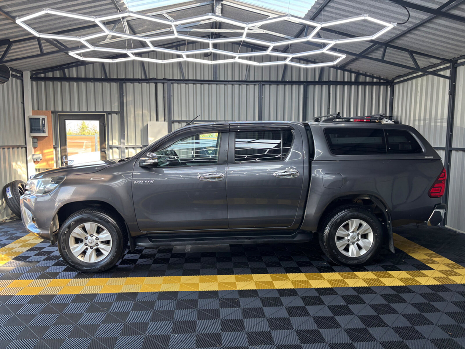 2016 Toyota Hilux - image 4