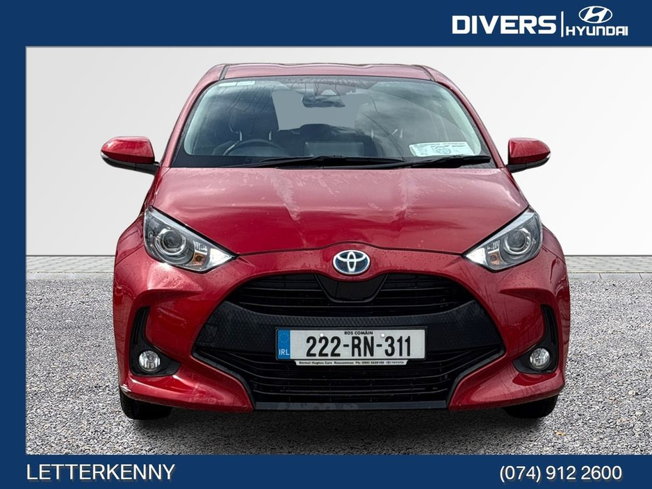 2022 Toyota Yaris - image 4