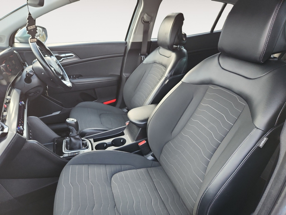 2022 Kia Sportage - image 14