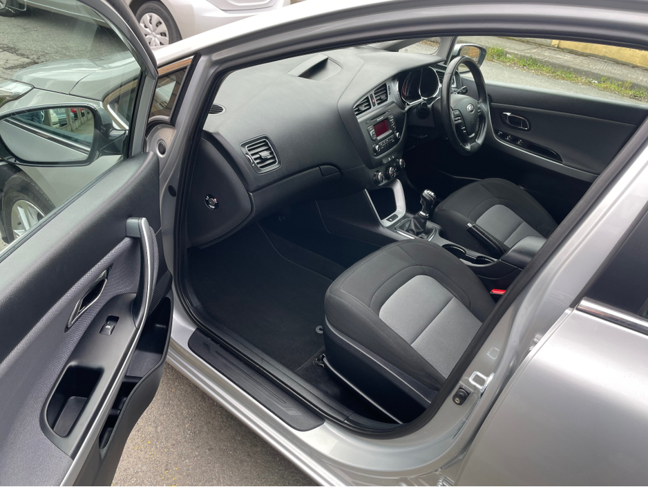 2012 Kia Ceed - image 11