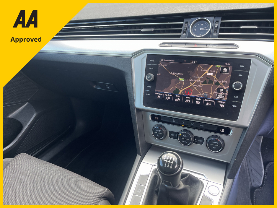 2018 Volkswagen Passat - image 15