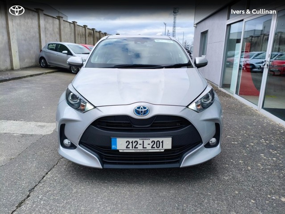 2021 Toyota Yaris - image 4