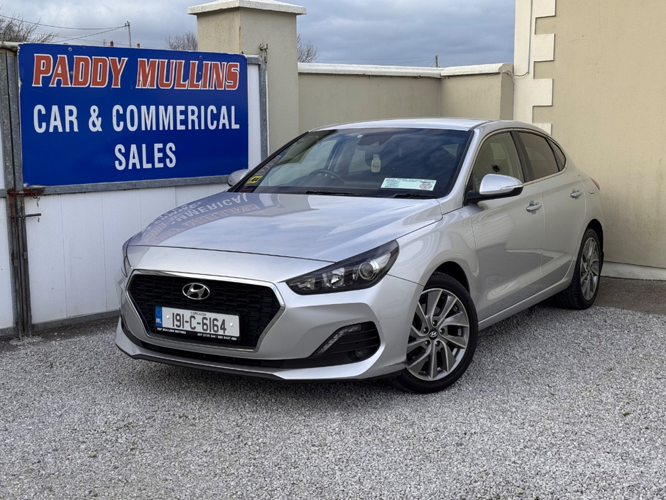 2019 Hyundai i30 - image 2