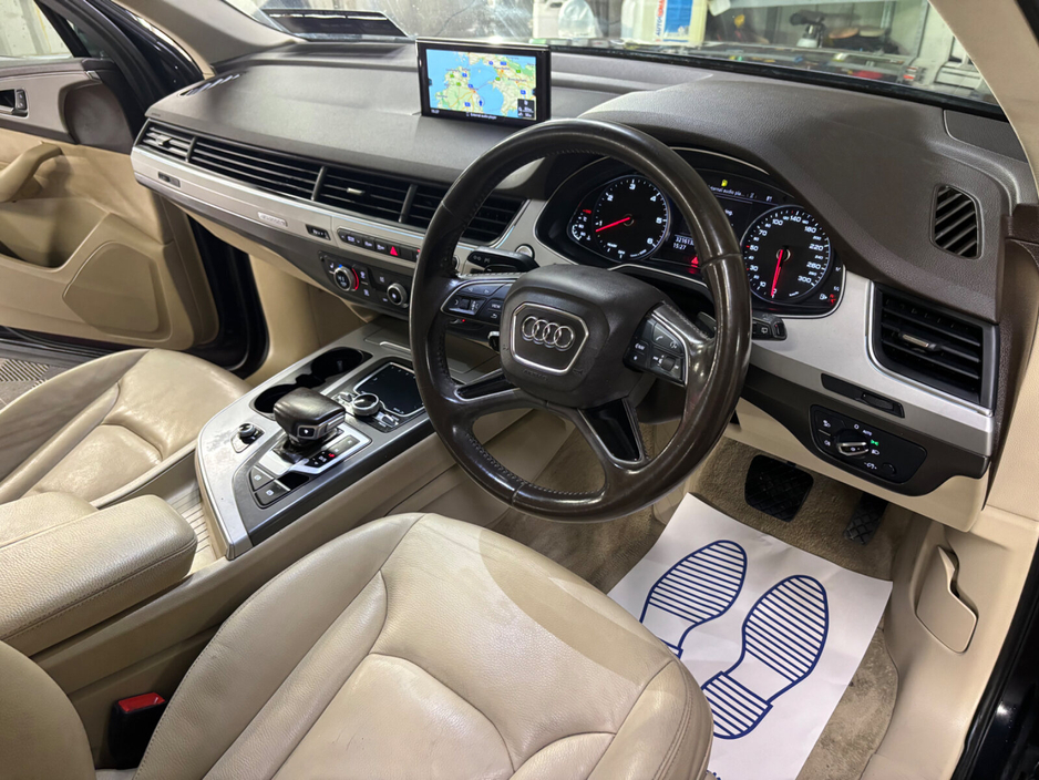 2016 Audi Q7 - image 8