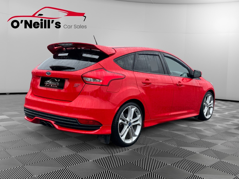 2018 Ford Focus - image 3