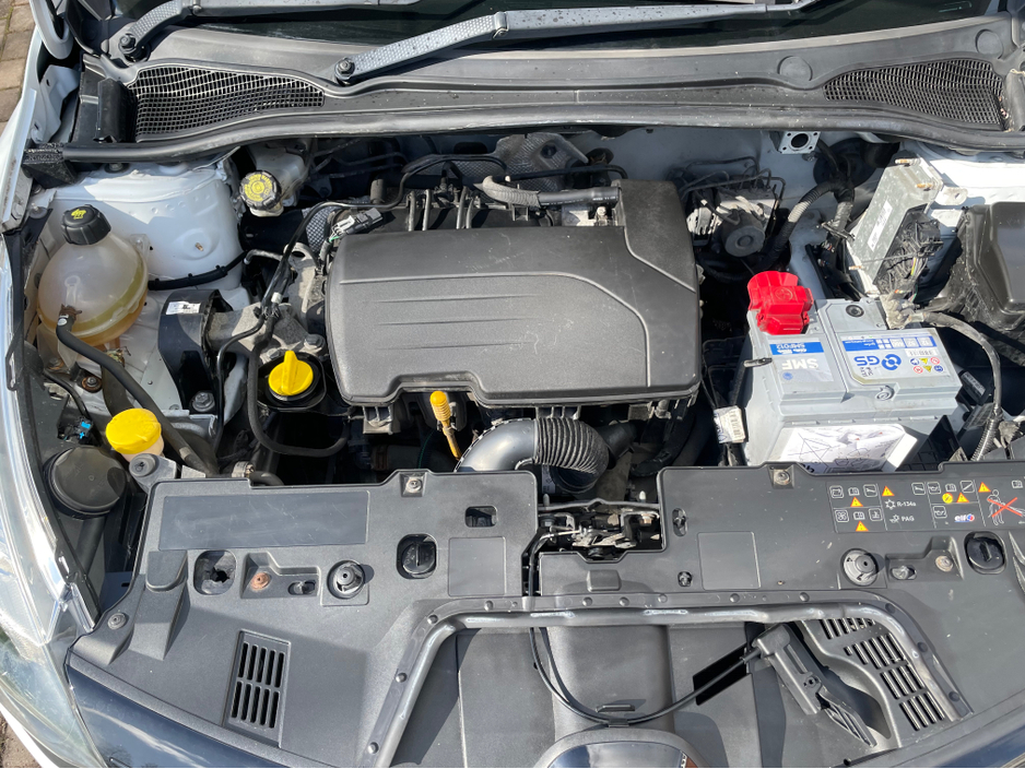 2016 Renault Clio - image 19