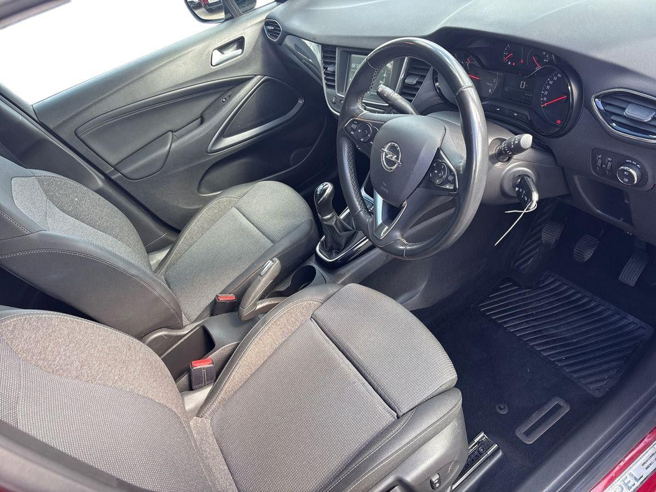 2022 Opel Crossland - image 5
