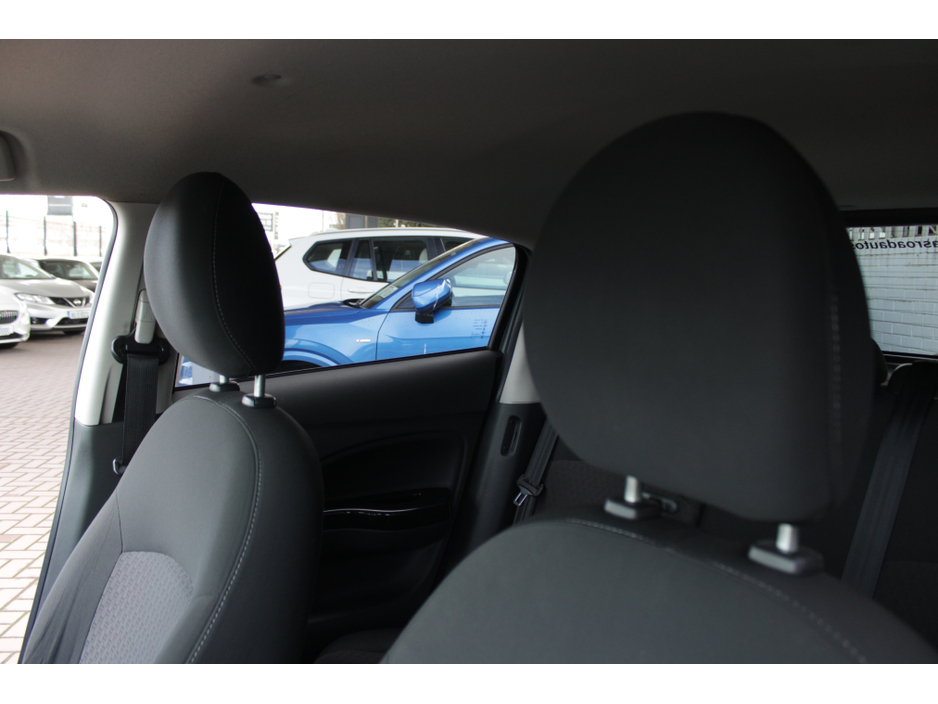 2018 Mitsubishi Space Star - image 19