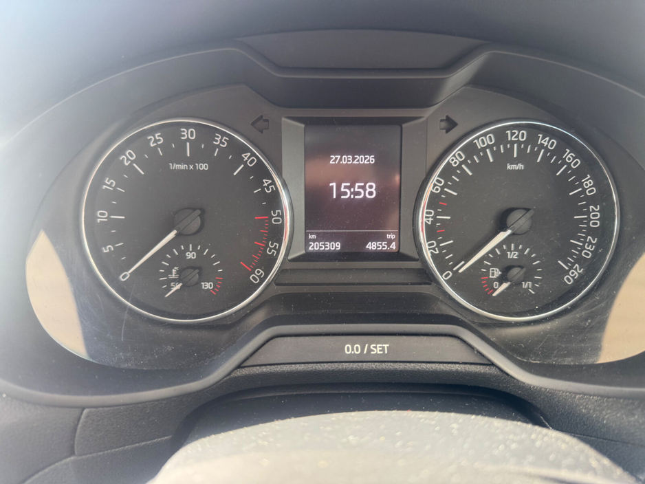 2014 Skoda Octavia - image 13