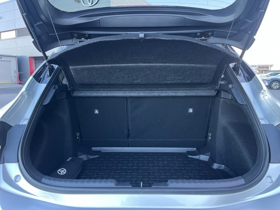 2023 Toyota Corolla - image 10