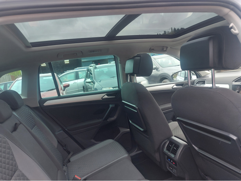 2018 Volkswagen Tiguan - image 6