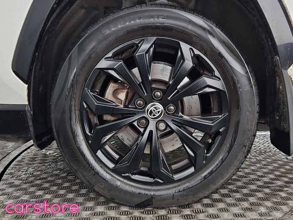 2022 Toyota Rav4 - image 14