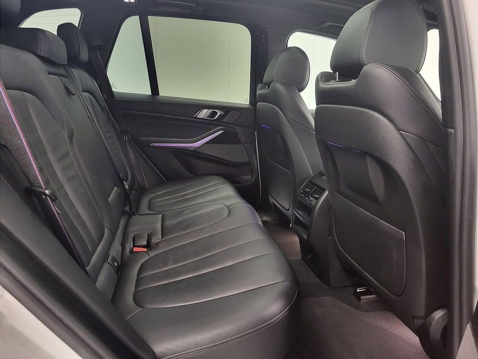 2021 BMW X5 - image 11