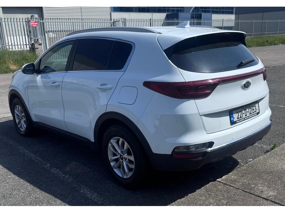 2022 Kia Sportage - image 8