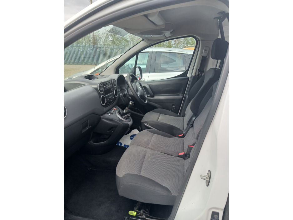 2018 Citroen Berlingo - image 5