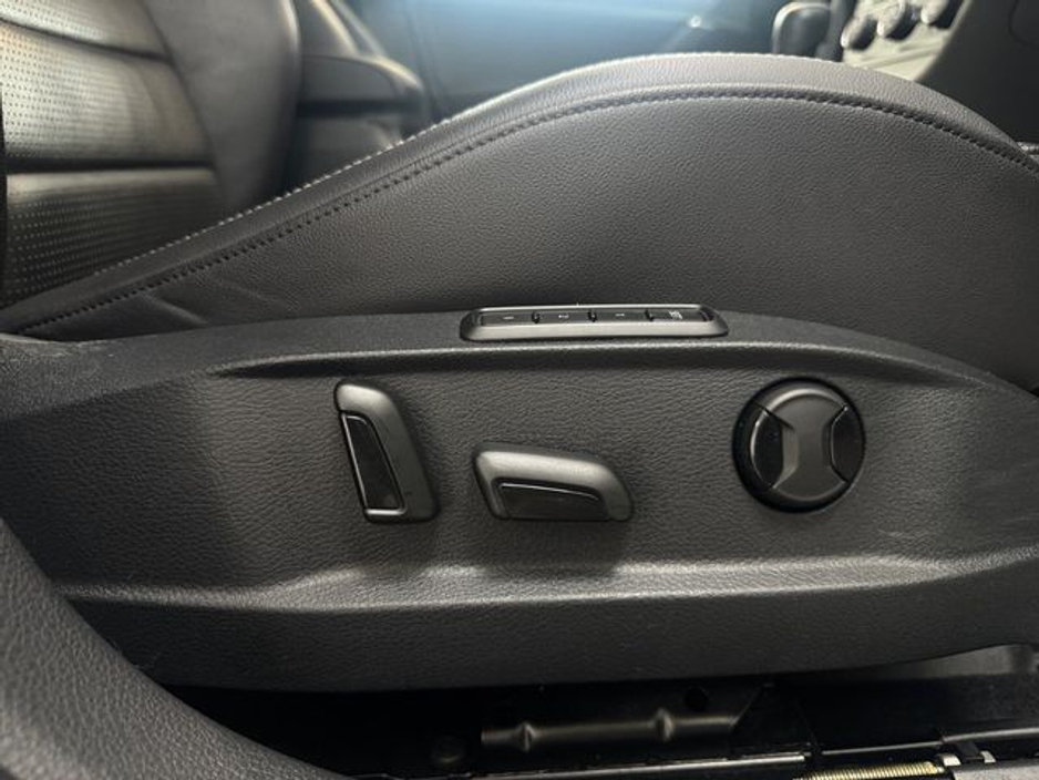 2019 Volkswagen Golf - image 21