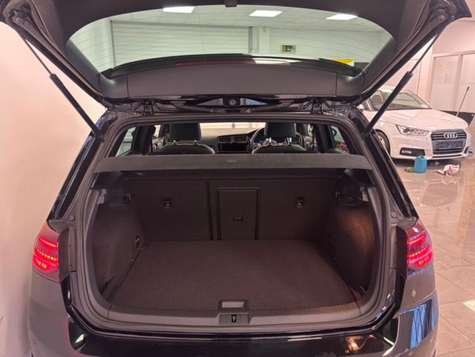 2017 Volkswagen Golf R 2.0 TSI 5DR 310HP 4M R DSG €28,495