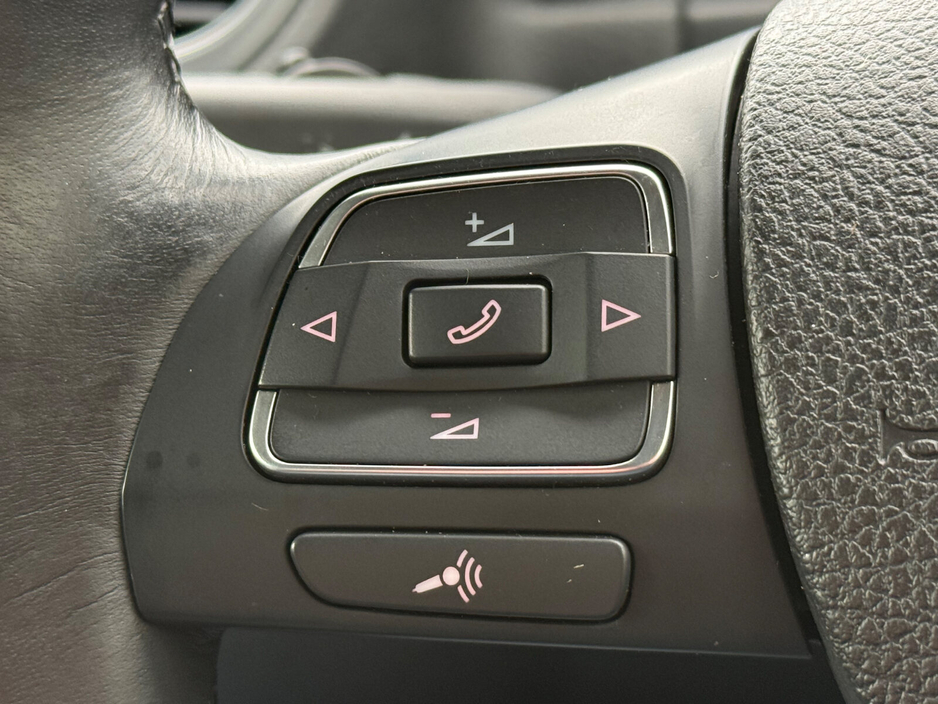 2014 Volkswagen Tiguan - image 17