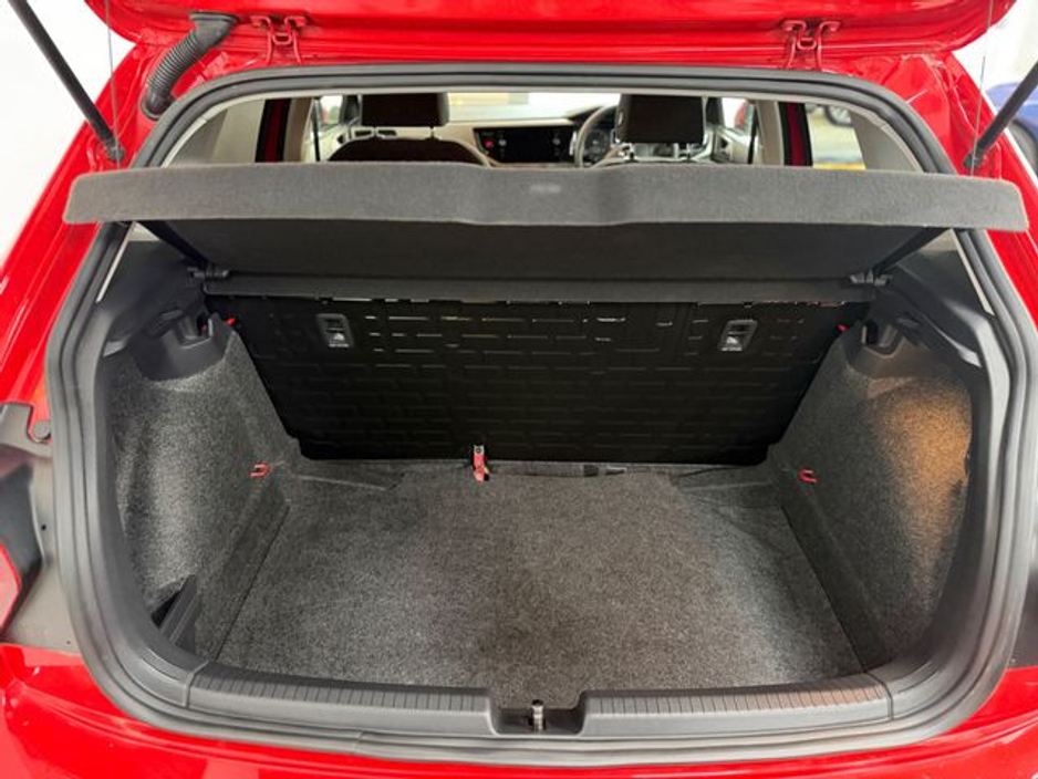 2018 Volkswagen Polo - image 14