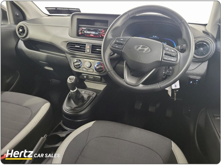 2024 Hyundai i10 - image 12