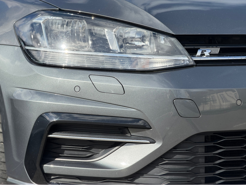 2019 Volkswagen Golf - image 4