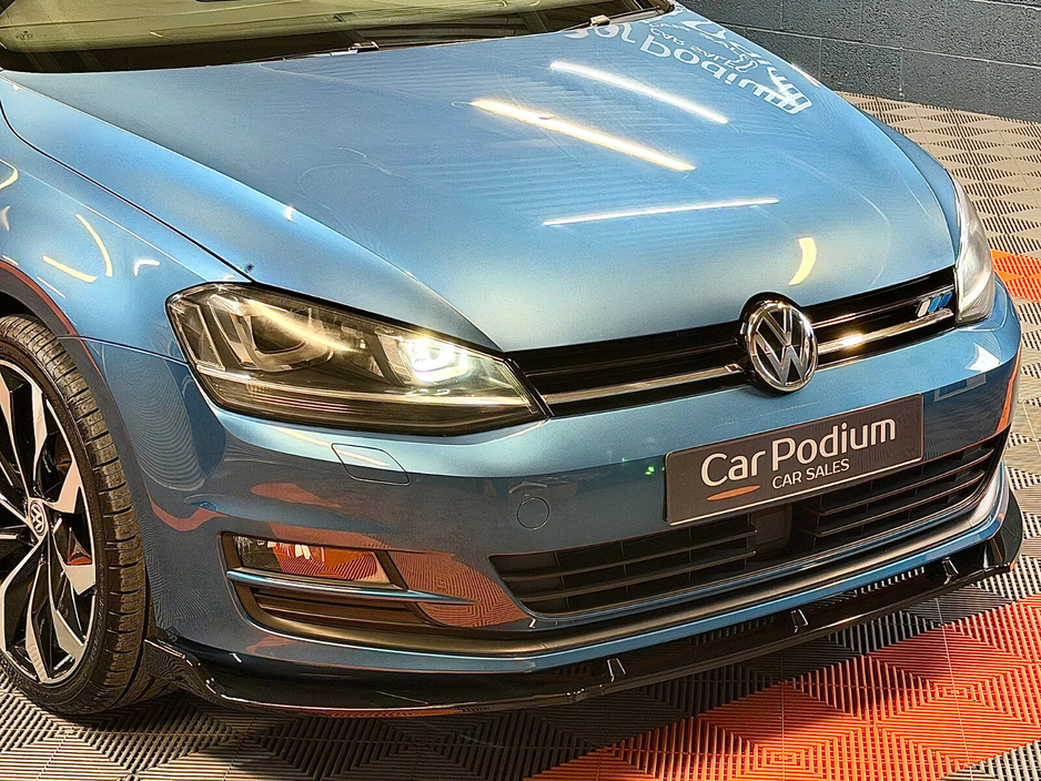2014 Volkswagen Golf - image 9