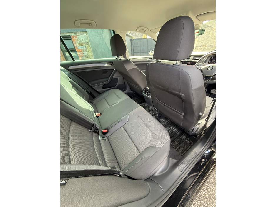 2018 Volkswagen Golf - image 15