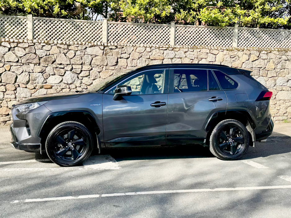 2021 Toyota Rav4 - image 3
