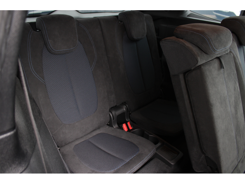 2016 BMW 2 Series - image 18