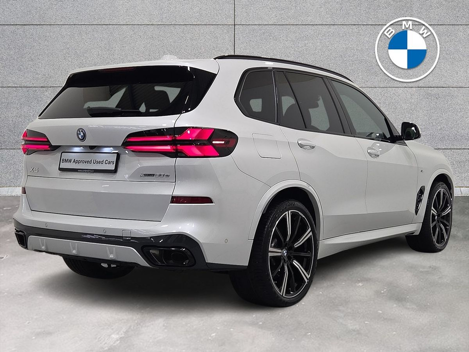 2025 BMW X5 - image 24