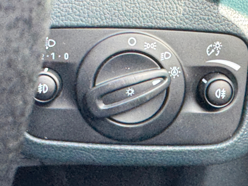 2015 Ford Grand C-Max - image 22