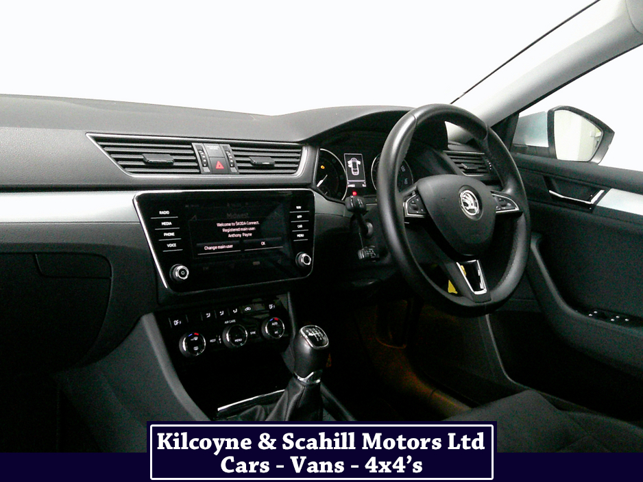 2017 Skoda Superb - image 16