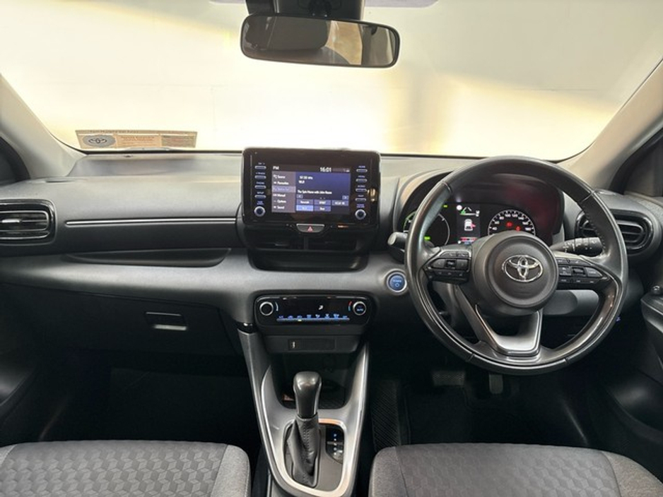 2021 Toyota Yaris HYBRID LUNA 4DR AUTO €21,950